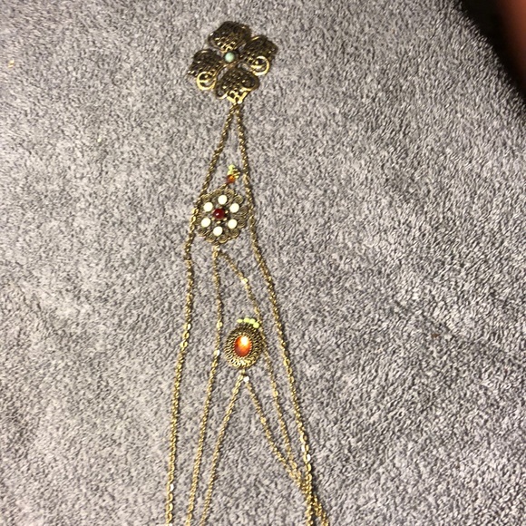 Costume necklace - Picture 2 of 2